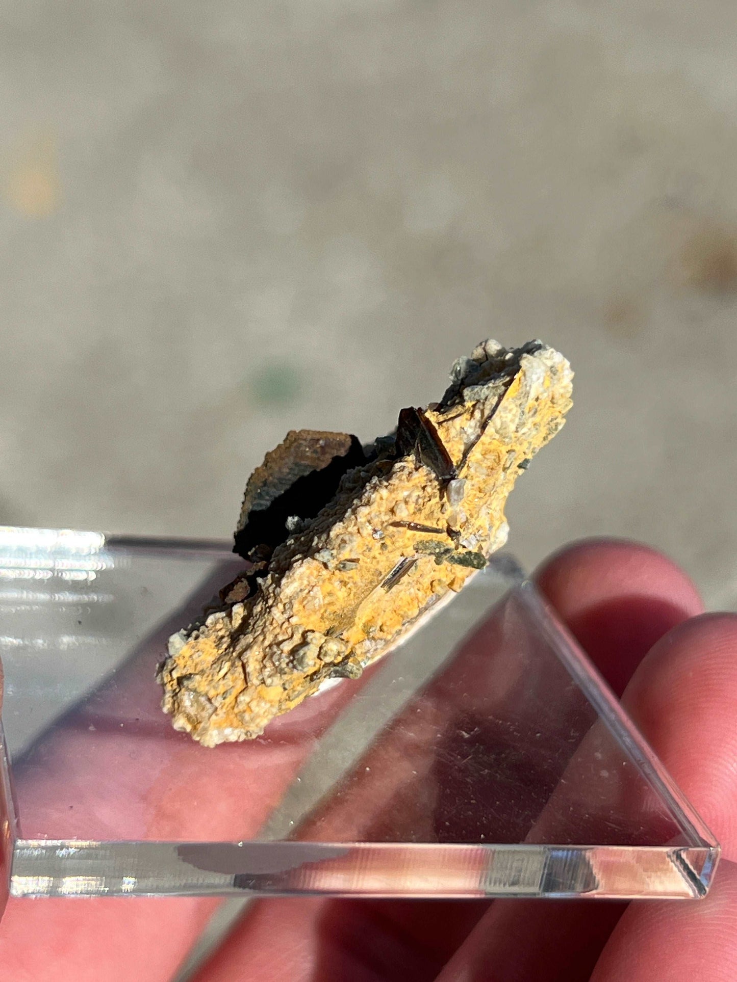 Brookite on Matrix