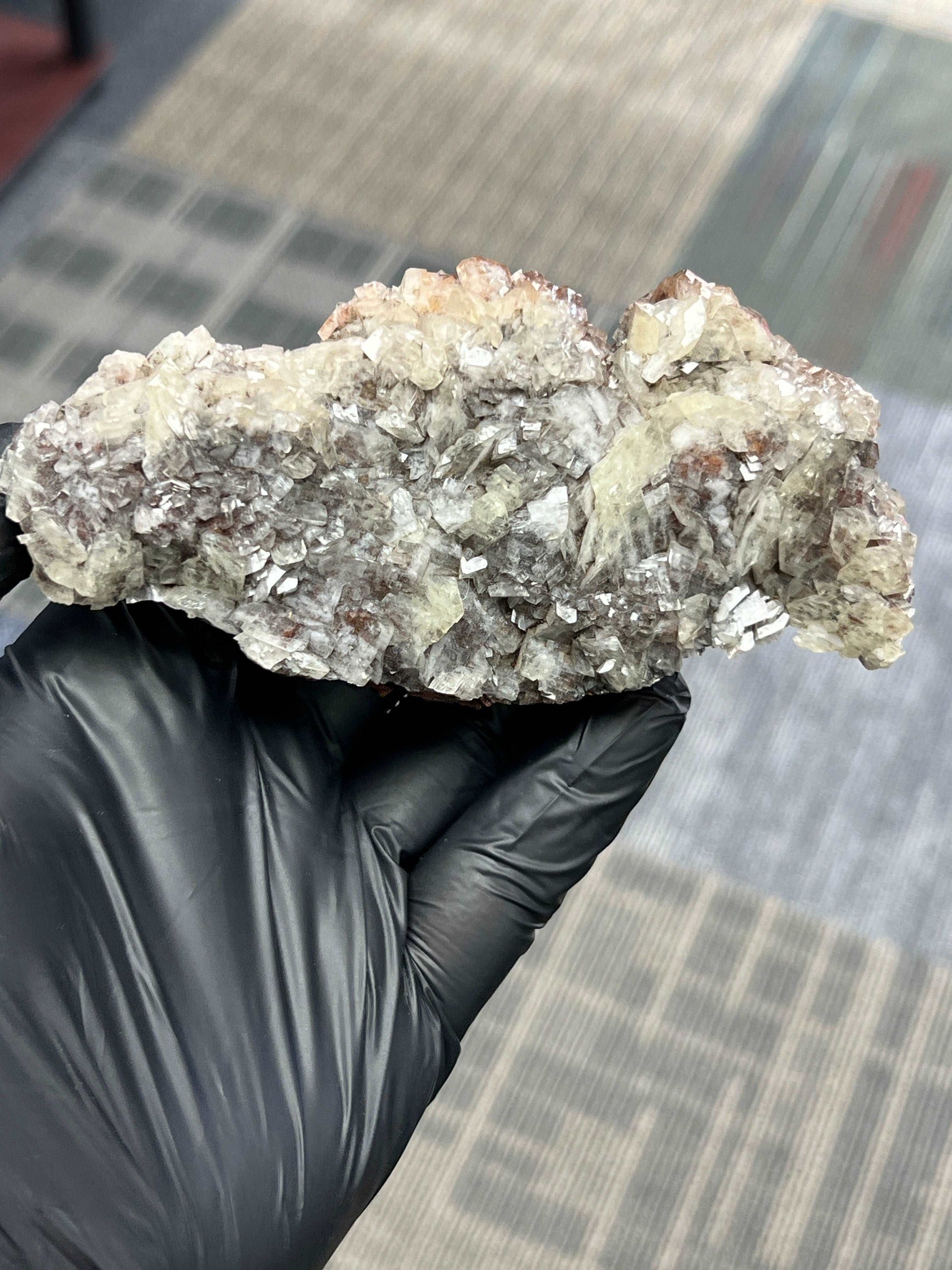 Hemimorphite on Hematite