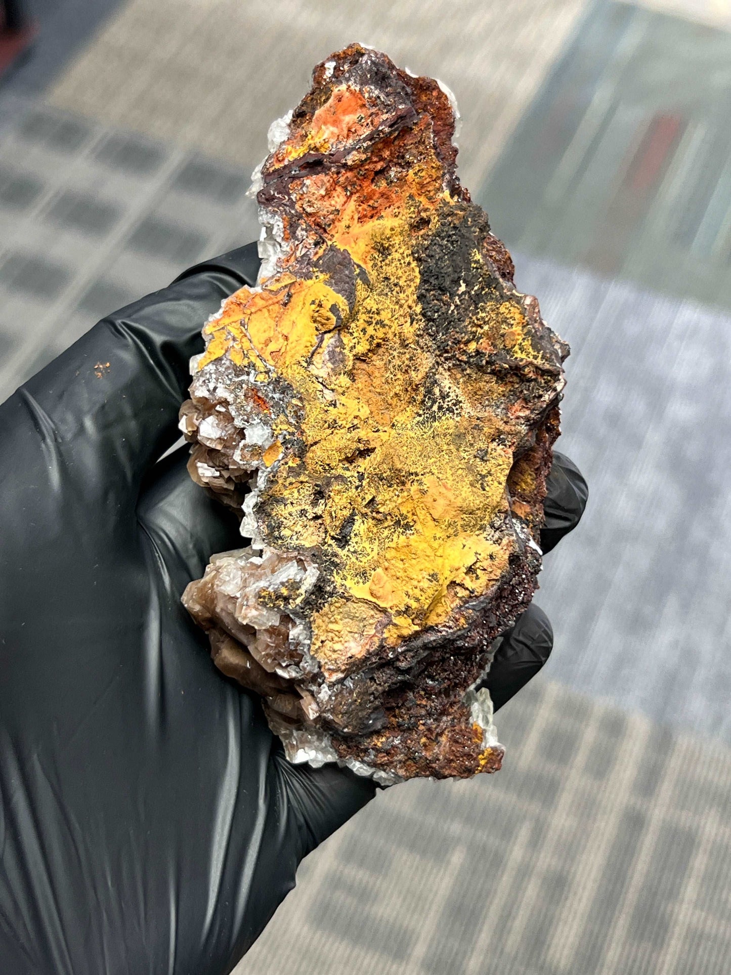 Hemimorphite on Hematite