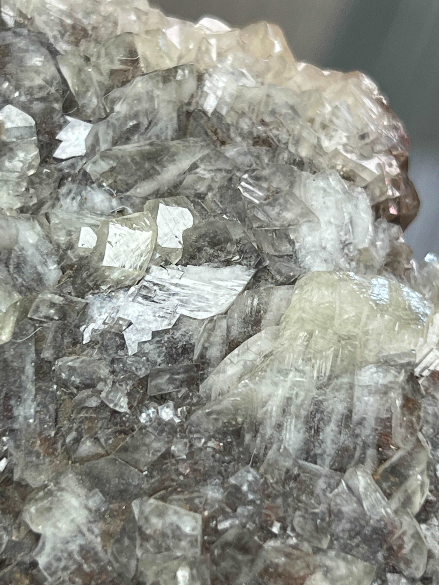 Hemimorphite on Hematite